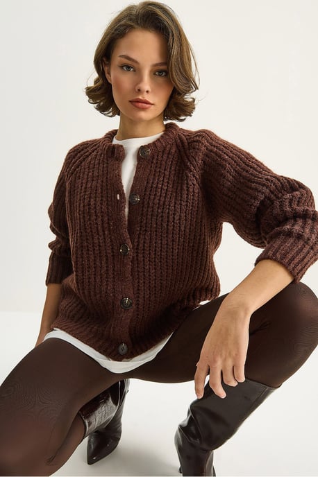 Strickjacke mit Knopfverschluss - Image 2