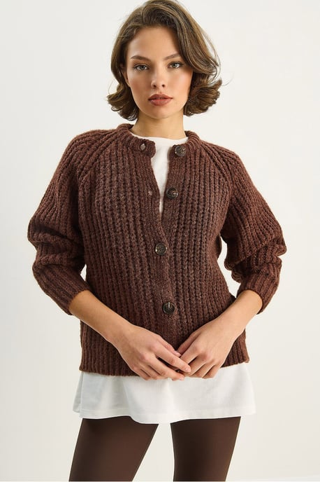 Strickjacke mit Knopfverschluss - Image 3