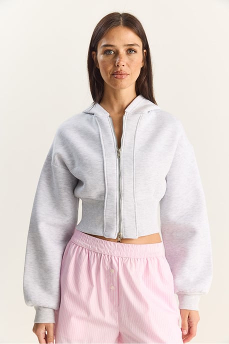 Kapuzensweatshirt im Slim Fit mit geripptem Strick und verkürzter Länge - Image 5
