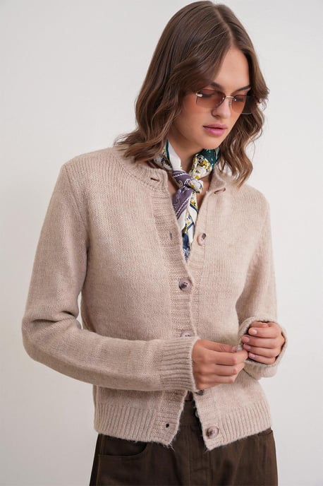 Rippstrick-Button-Cardigan - Image 4