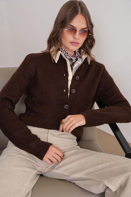 Rippstrick-Button-Cardigan - Image 3