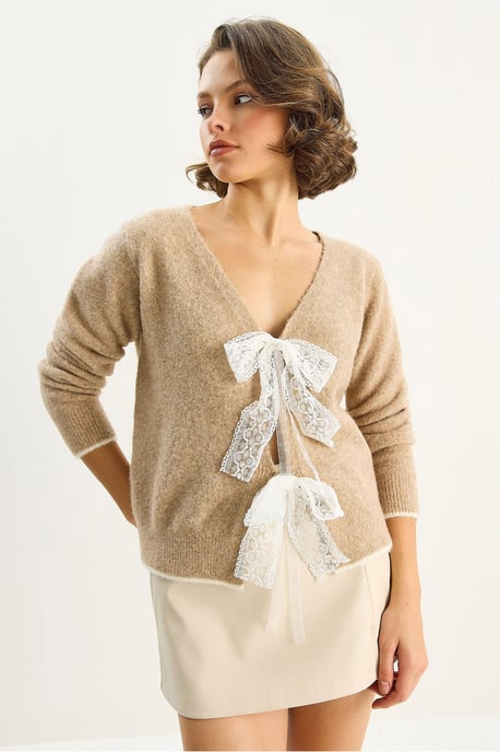 Strick-V-Ausschnitt-Cardigan mit Spitzenbindeschluss - Image 4