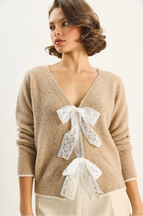 Strick-V-Ausschnitt-Cardigan mit Spitzenbindeschluss - Image 5