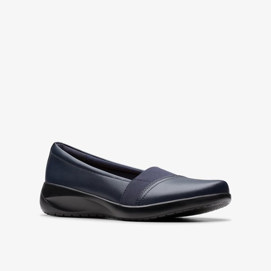 Kaetlyn Rhea Marineblaue Lederschuhe - Image 4