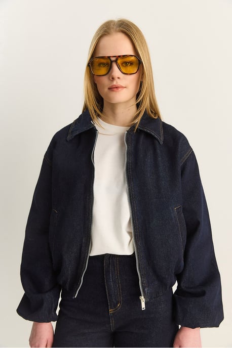 Jeansjacke mit Fake Fur-Details - Image 6