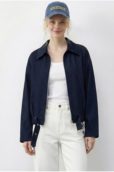 Überdimensionierte Denim-Bomberjacke mit Gürtel - Image 3
