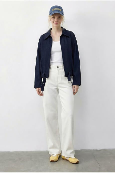 Überdimensionierte Denim-Bomberjacke mit Gürtel - Image 4