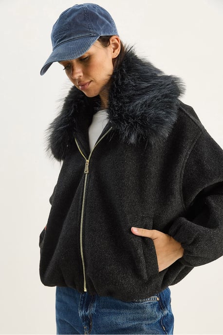 Oversized Reißverschlussjacke mit Fellkragen - Image 1