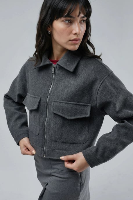 Crop-Gabardine-Jacke mit Reißverschluss und Tasche - Image 3