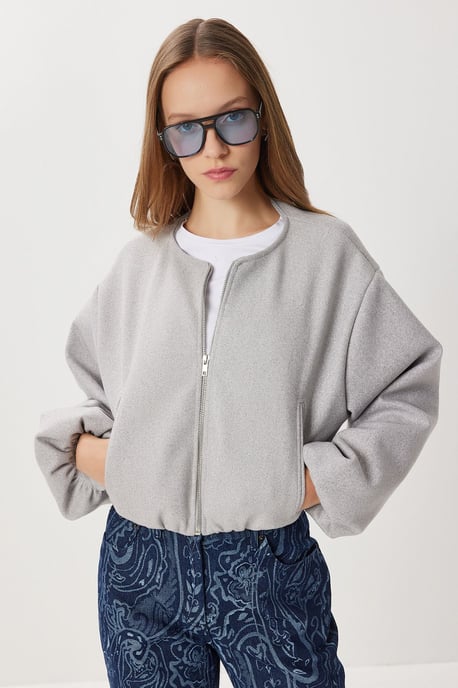 Strukturierte Crop-Jacke mit Reißverschluss - Image 2