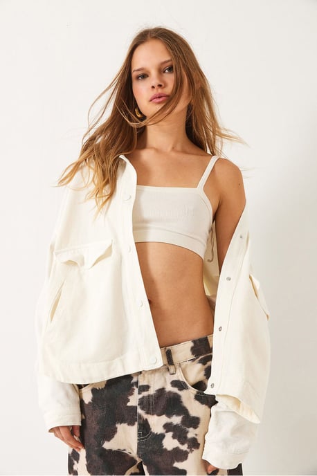 Gabardine-Jacke mit Knöpfen, Taschen und Hemdkragen - Image 2