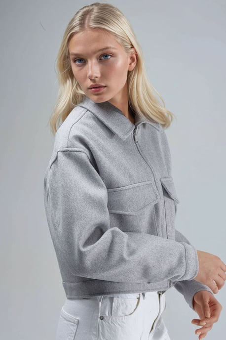 Crop-Gabardine-Jacke mit Reißverschluss und Tasche - Image 3