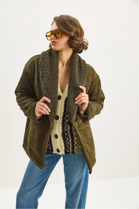Faux-Fur-Beschichteter Knopfmantel - Image 2