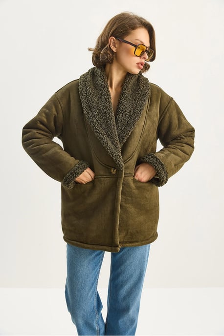 Faux-Fur-Beschichteter Knopfmantel - Image 5