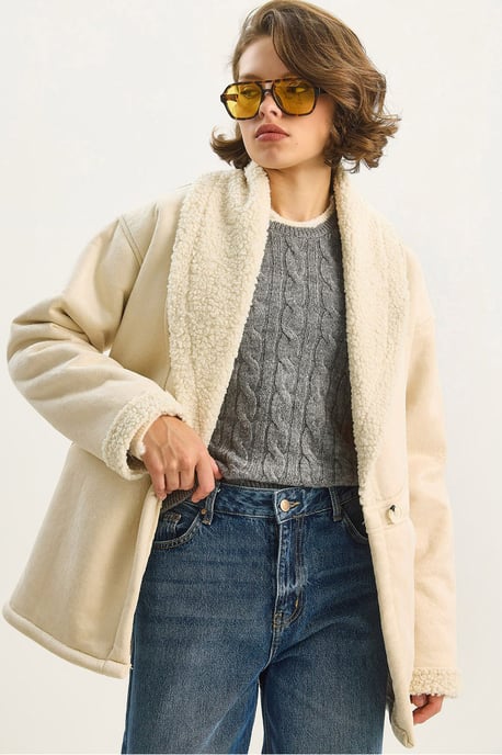 Faux-Fur-besetzter Knopfmantel - Image 1