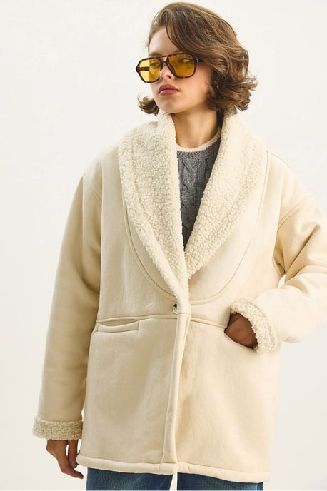 Faux-Fur-besetzter Knopfmantel - Image 5