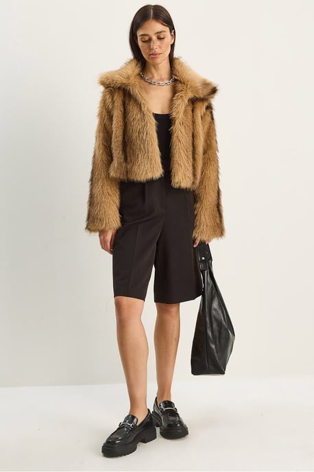 Musterhafte Plüsch-Faux-Fur-Jacke - Image 1