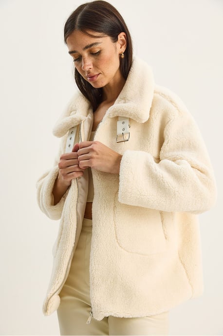 Oversized Plüsch Strick Pufferjacke mit Reißverschluss - Image 3