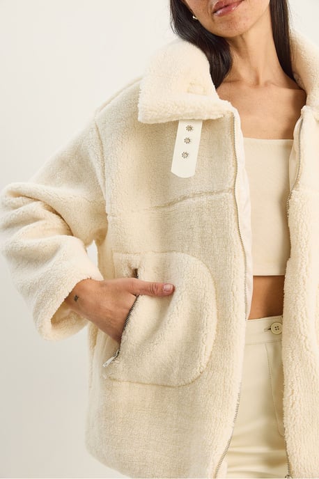 Oversized Plüsch Strick Pufferjacke mit Reißverschluss - Image 5