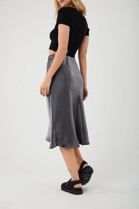 Satin-Midi-Rock mit elastischem Bund - Image 3