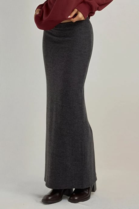 Elastischer Taillenshirt aus weichem Textil mit Schlitz - Image 1
