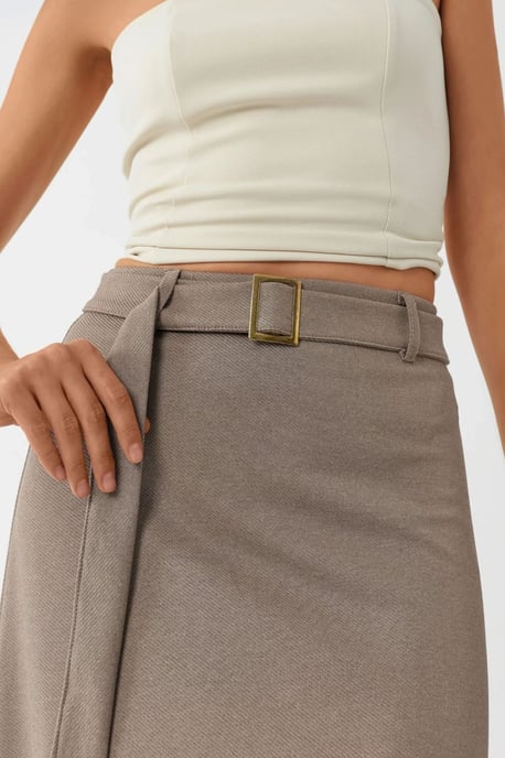 Hohe Taillierung Midi-Rock mit geschweiftem Detail - Image 6
