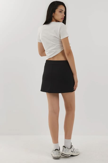 Texturierte Mini-Shorts mit elastischem Bund - Image 4