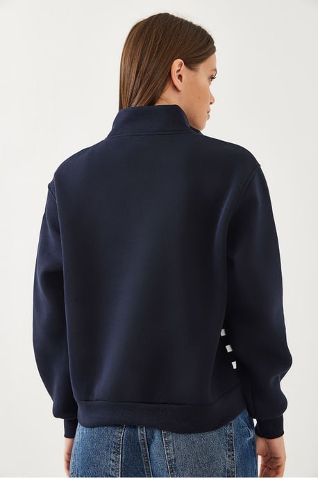 Gestreiftes Relaxed Fit Sweatshirt mit halbem Reißverschluss und Stickerei - Image 3