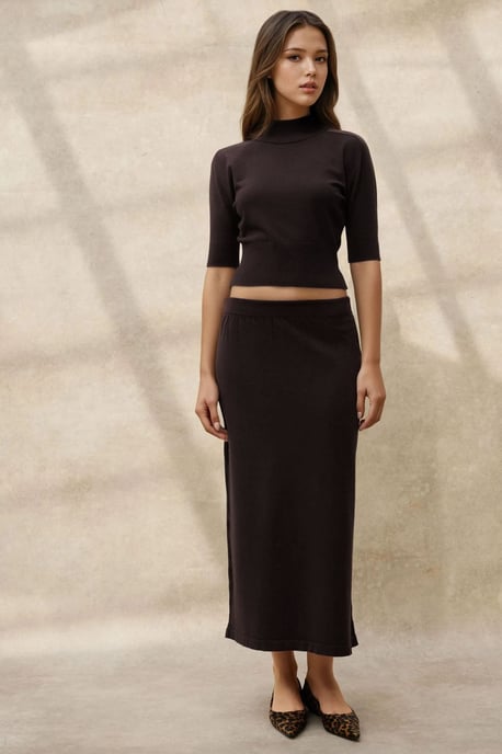 Strukturierter Turtleneck-Crop-Pullover - Image 4