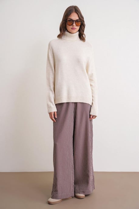 Lässiger Turtleneck Strickpullover - Image 2
