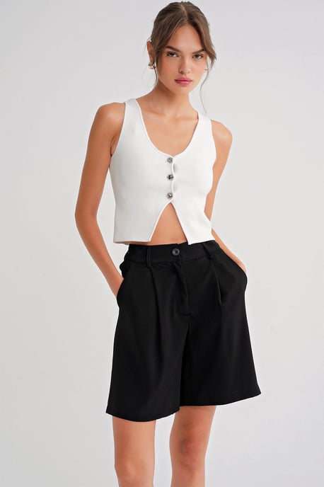 Hochtaillierte Knopf-Shorts mit Taschen - Image 2