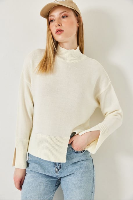 Lässiger Rollkragenpullover mit Schlitzen - Image 2