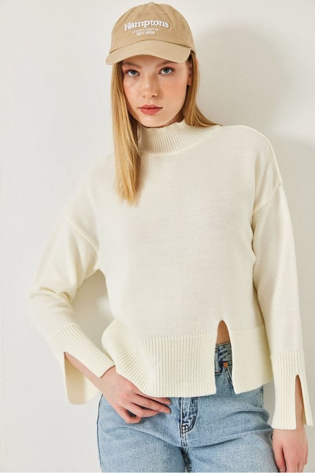 Lässiger Rollkragenpullover mit Schlitzen - Image 4
