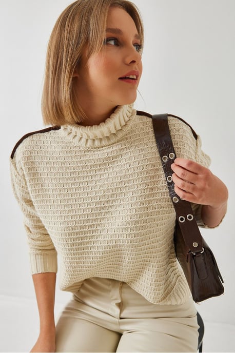 Strukturierter Rollkragenstrickpullover - Image 2