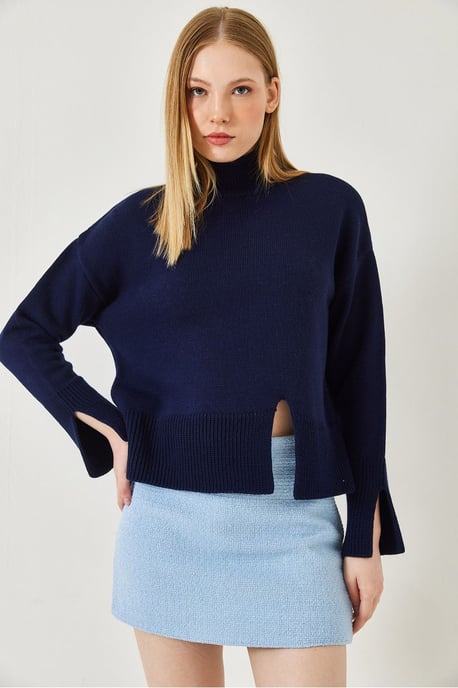 Lässiger Rollkragenpullover mit Schlitz - Image 3