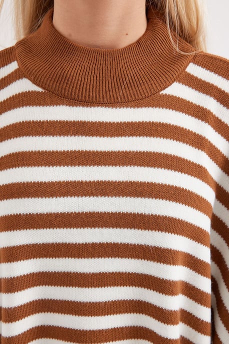 Schlitz-Details Halber Rollkragen Lässiger Pullover - Image 5
