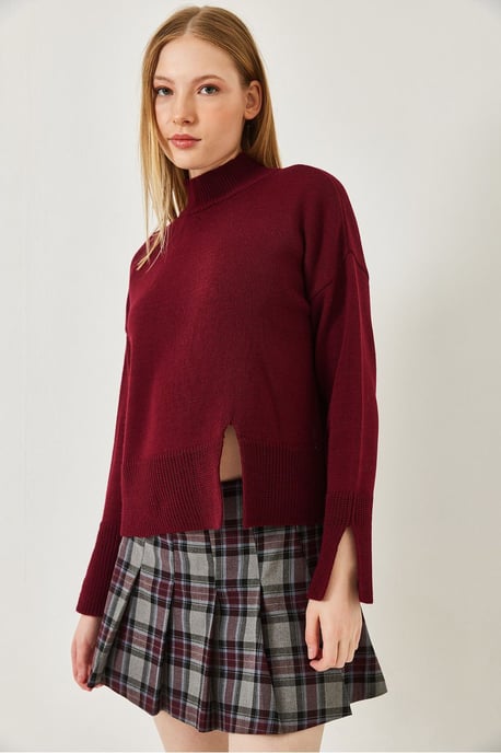 Lässig geschnittener Rollkragenpullover mit Schlitz - Image 2