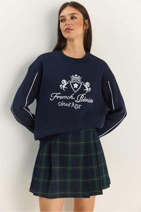 Rundhals bestickter Sweatshirt - Image 3