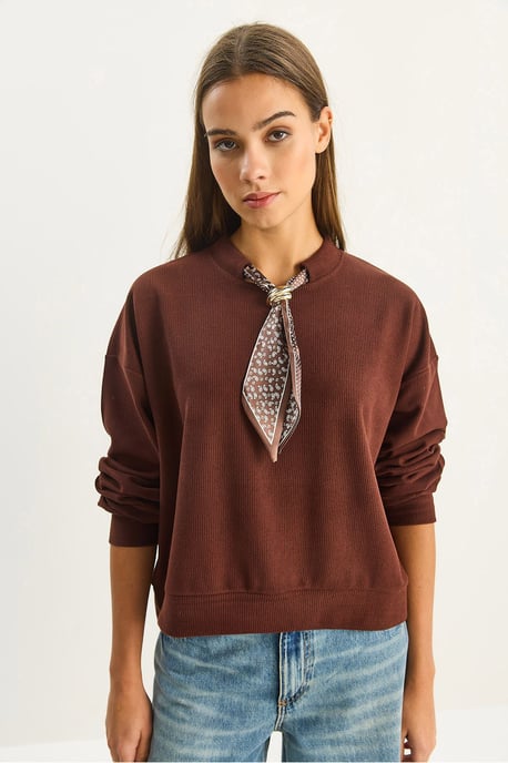 Rippstrick-Sweatshirt mit Rundhalsausschnitt und Schal-Zubehördetail - Image 4