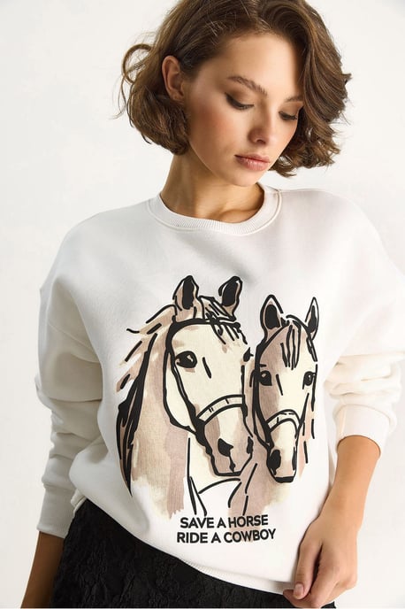 Lässig geschnittenes bedrucktes Sweatshirt mit Rückendruck - Image 4