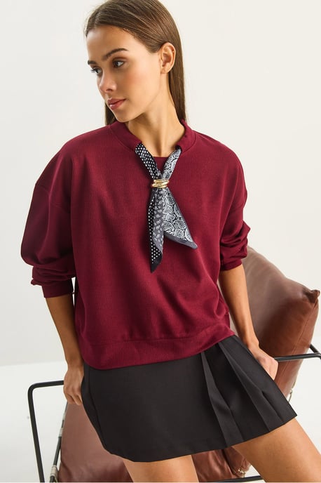 Rippstrick-Sweatshirt mit Rundhalsausschnitt und Schal-Zubehördetail - Image 3