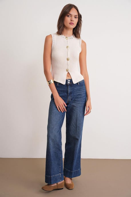 Strukturiertes Strick-Crop-Top mit Knopfdetails - Image 2