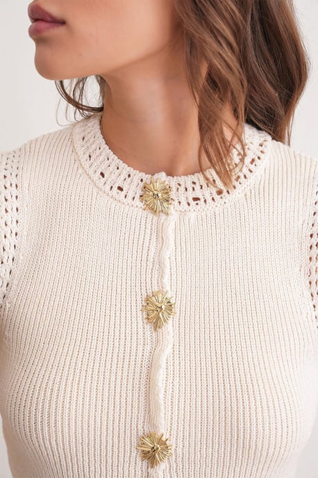 Strukturiertes Strick-Crop-Top mit Knopfdetails - Image 5