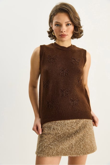 Strickpullover-Weste mit Stickerei - Image 5