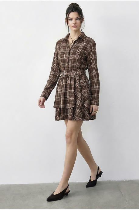 Kariertes Hemdkleid mit Gürtel - Image 2
