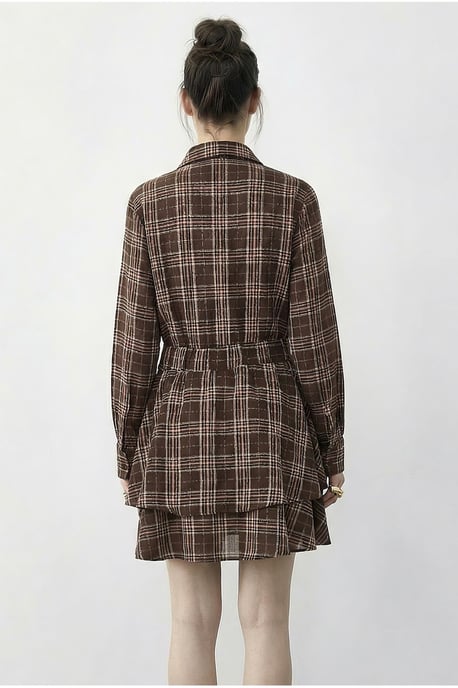 Kariertes Hemdkleid mit Gürtel - Image 4