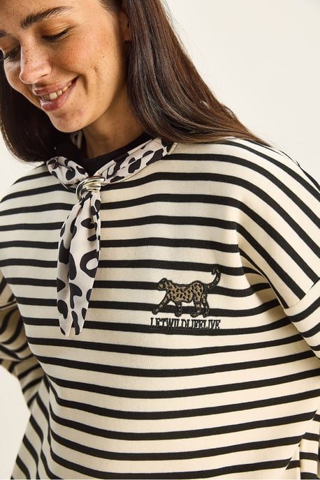 Gestreifter Kapuzenpullover mit Kordelzug - Image 6