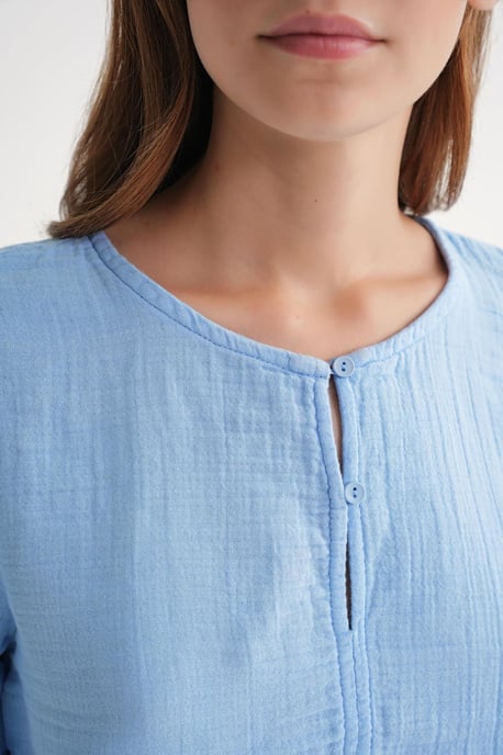 Texturierte Musselin-Bluse mit Rundhalsausschnitt und Knopfverschluss - Image 6