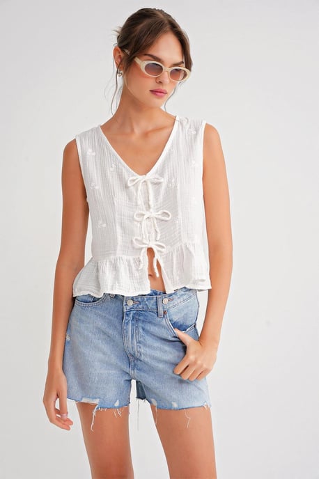 Strukturierte V-Ausschnitt Crop-Bluse mit Schleife - Image 4