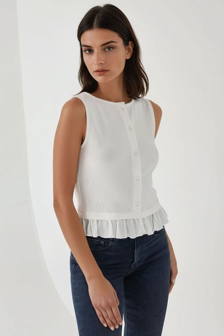 Strukturierte Bluse mit Rundhalsausschnitt und Rüschendetail - Image 2
